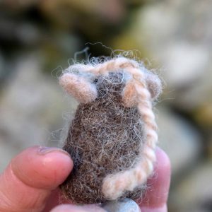 needel felt mouse